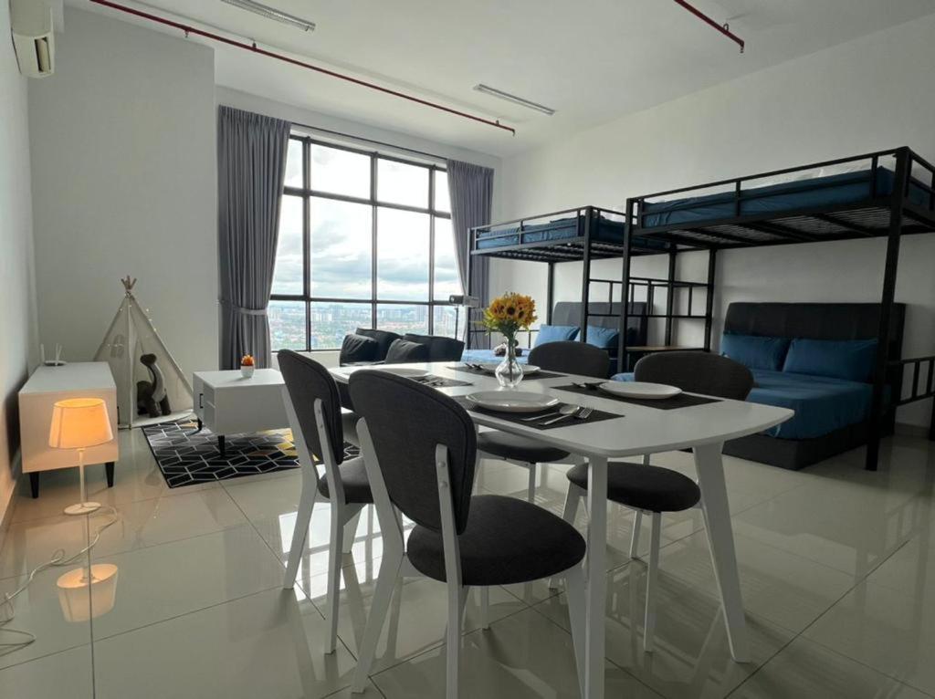 Apartment Austin 18, Friendly Sky By Antlerzone
