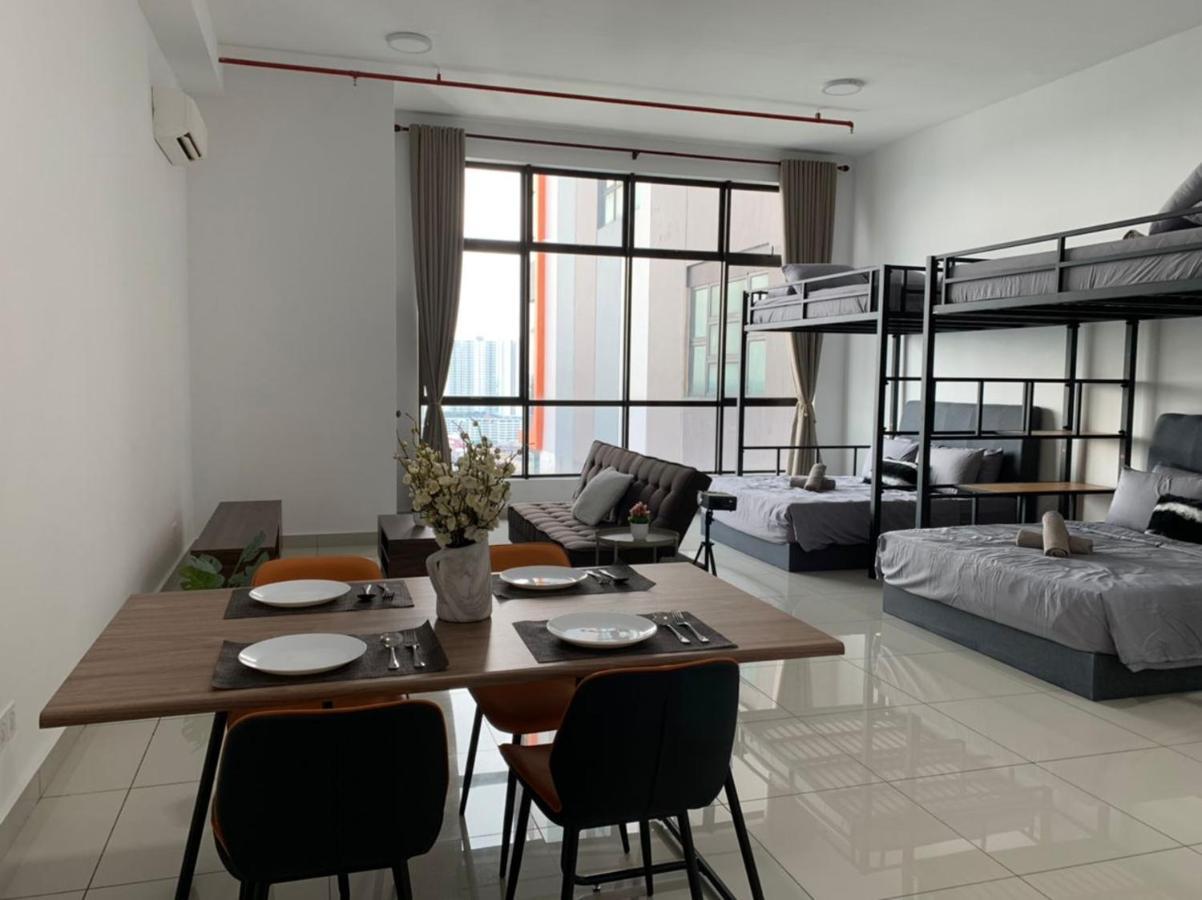Austin 18, Friendly Sky By Antlerzone Apartemen *